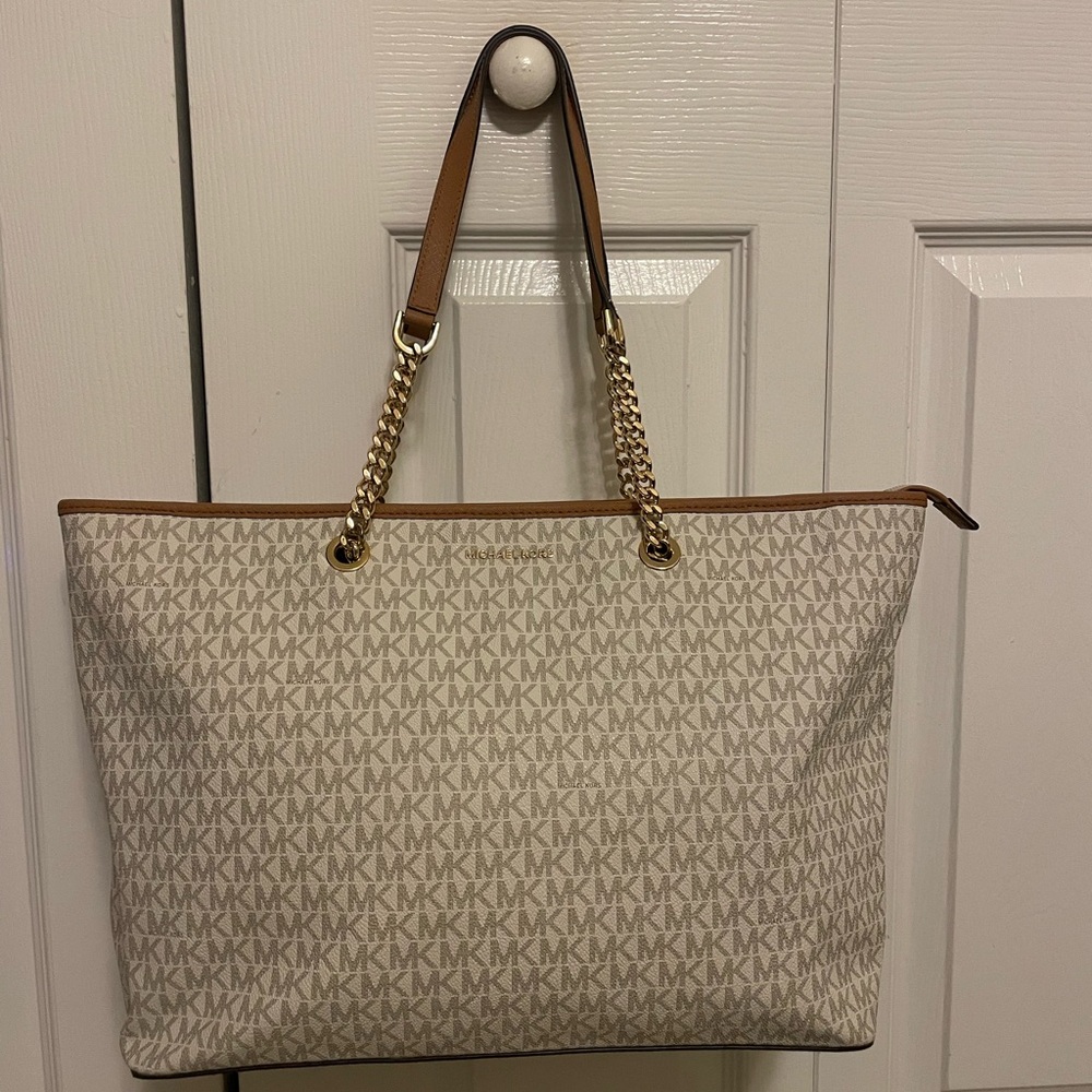 Michael Kors Signature Logo Jet Set Trvael Chain Medium tote - Picture 2 of 7